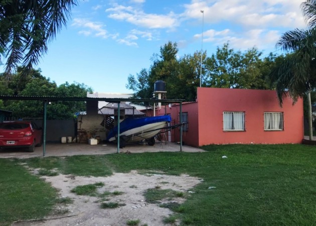 Dos propiedades con gran terreno
