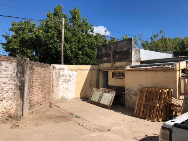 Casa mas departamento a mejorar
