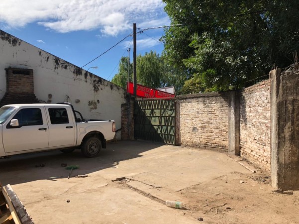Casa mas departamento a mejorar