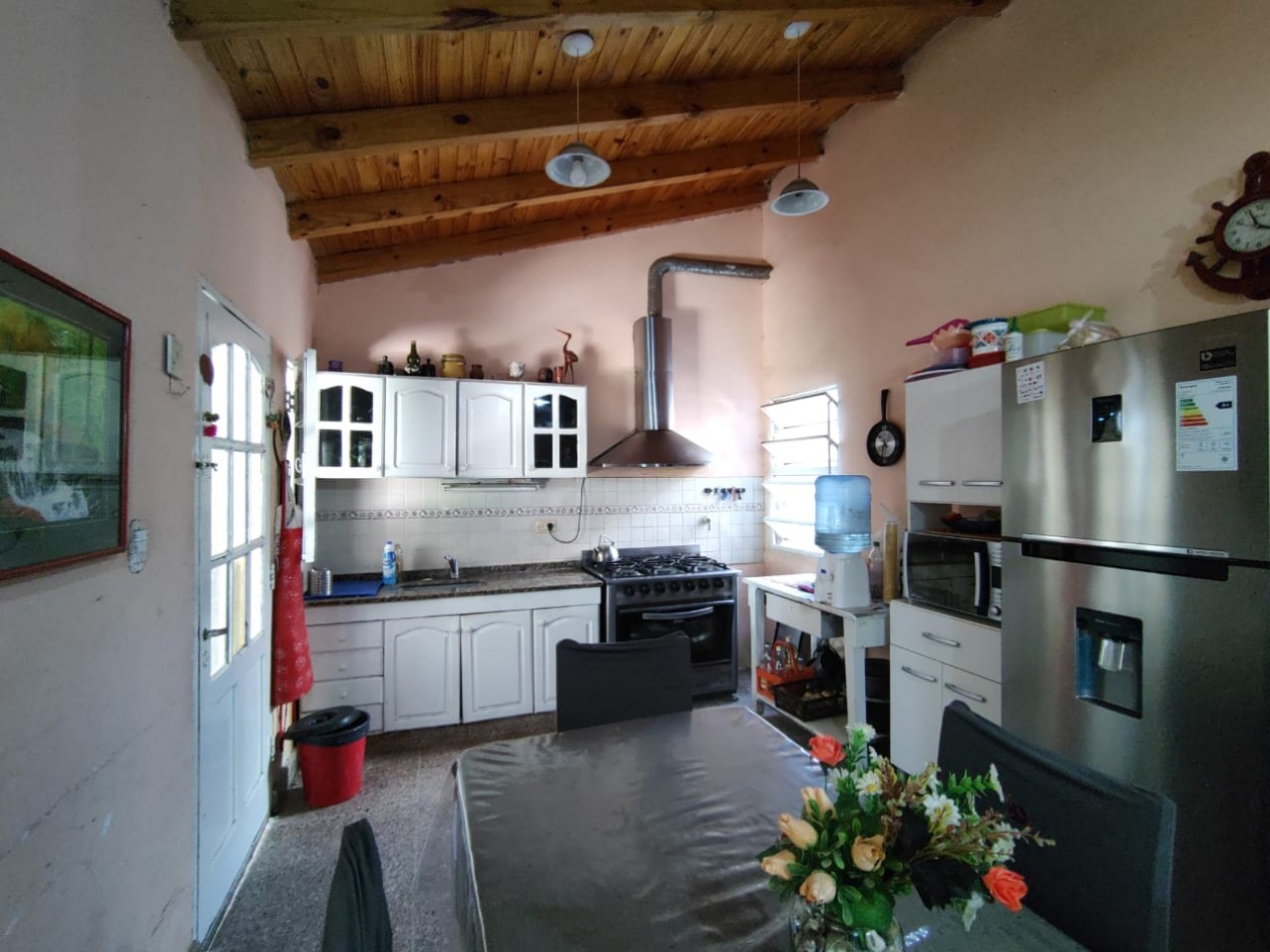 Dos propiedades sobre un mismo lote a la venta en Barrio Adelina Este