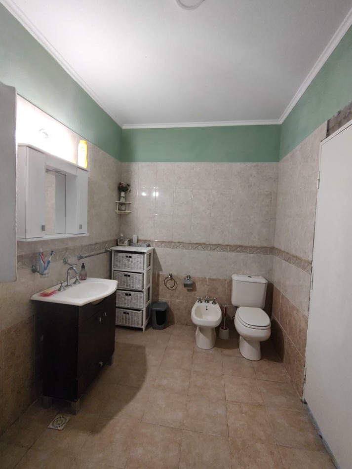 Dos propiedades sobre un mismo lote a la venta en Barrio Adelina Este