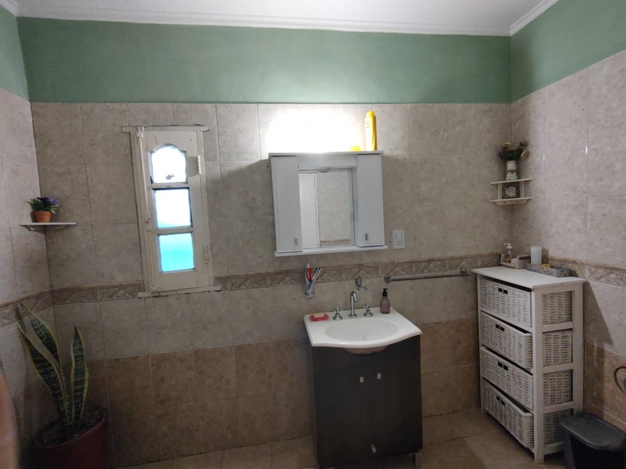 Dos propiedades sobre un mismo lote a la venta en Barrio Adelina Este