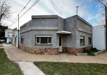 Moreno esquina Alvear 